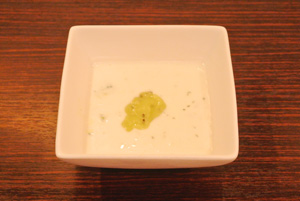 ヨーグルトの冷製スープ