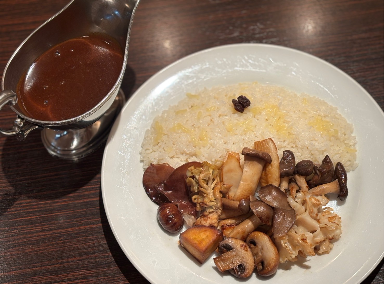 「秋季限定 きのこカレー」始めます！